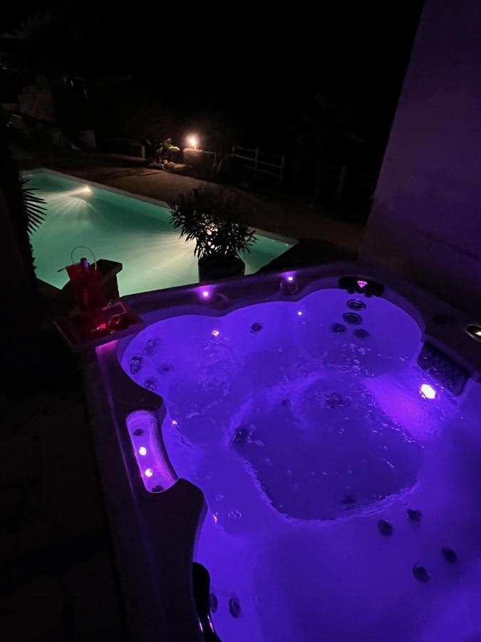 Chambre Au Calme Avec Spa Privatif Gratuit Sud Aveyron Les Palmiers Des Causses Saint-Rome-de-Tarn Exterior photo